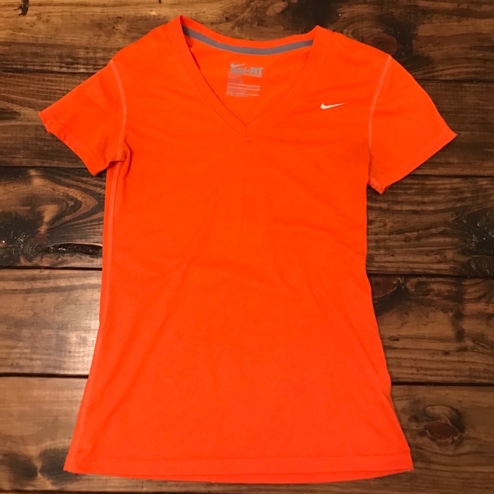 **SOLD** Nike dri-fit XS shirt